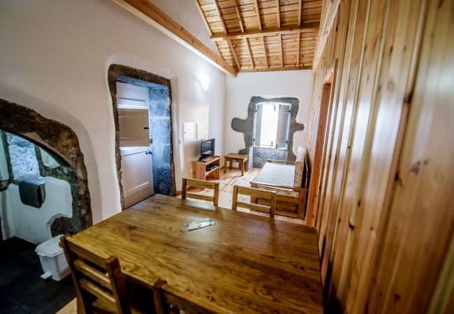 Casa rural em Cinco Ribeiras - Casa Branca da Chaminé Casa rural em Cinco Ribeiras - Casa Branca da Chaminé