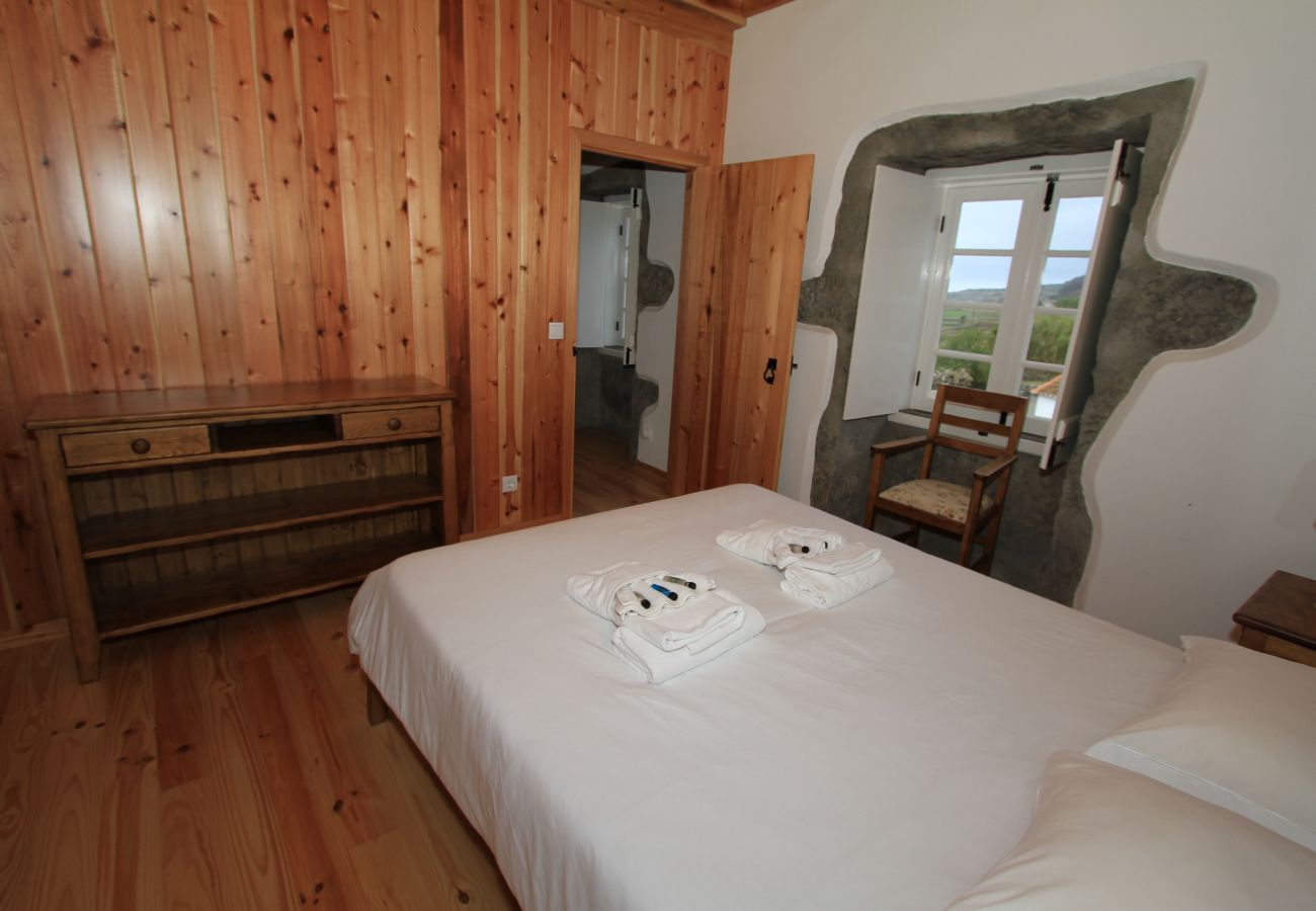 Casa rural em Cinco Ribeiras - Casa Branca do Império Casa rural em Cinco Ribeiras - Casa Branca do Império