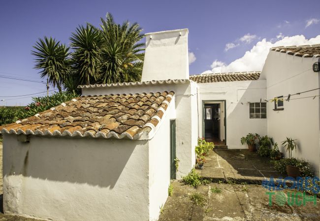 Quarto em Lajes - Hospedaria Casa D'Avó Quarto 3 - Twin Quarto em Lajes - Hospedaria Casa D'Avó Quarto 3 - Twin