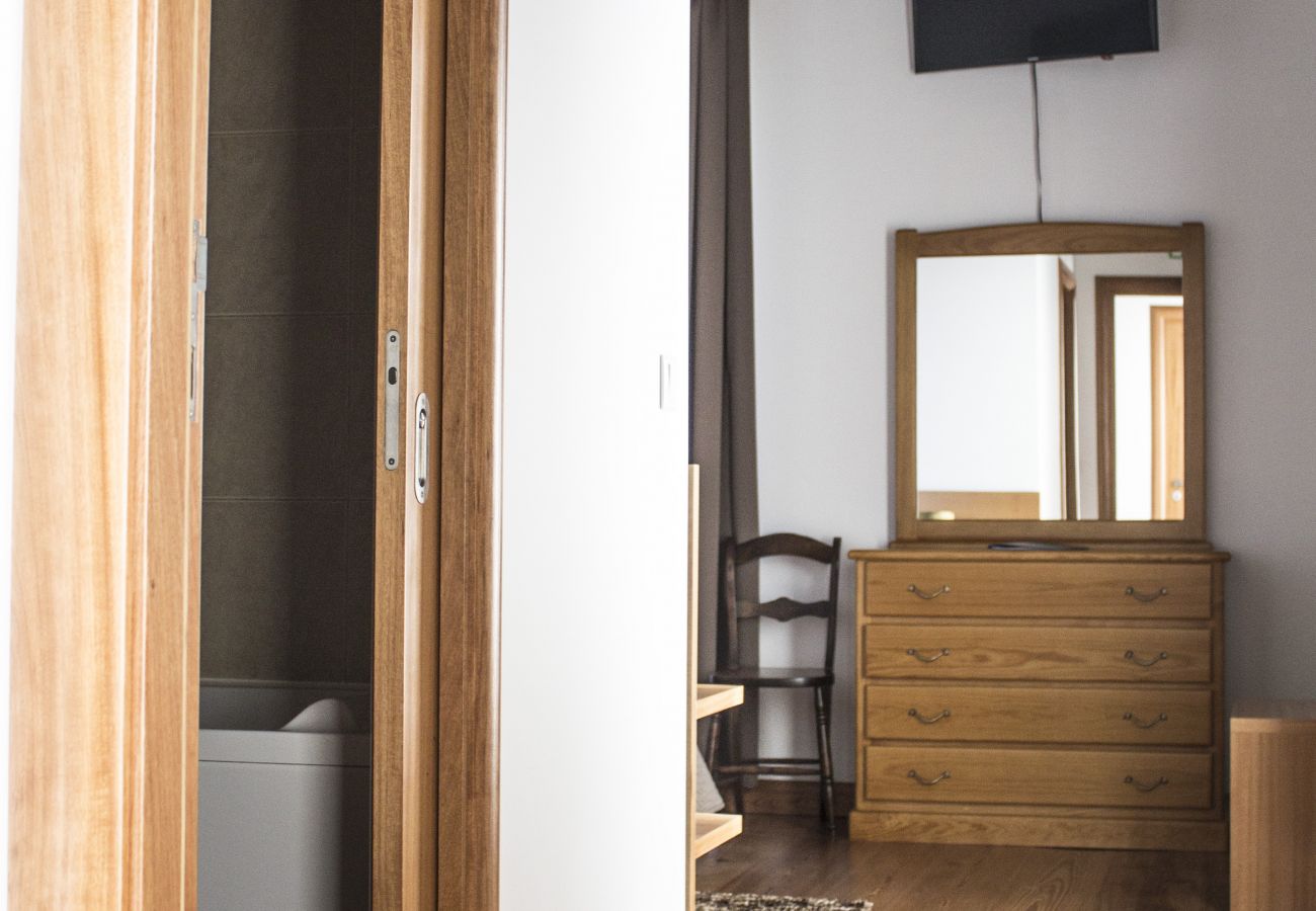 Quarto em Santa Cruz da Graciosa - Casa Lagar de Pedra - Quarto Duplo 1 Quarto em Santa Cruz da Graciosa - Casa Lagar de Pedra - Quarto Duplo 1