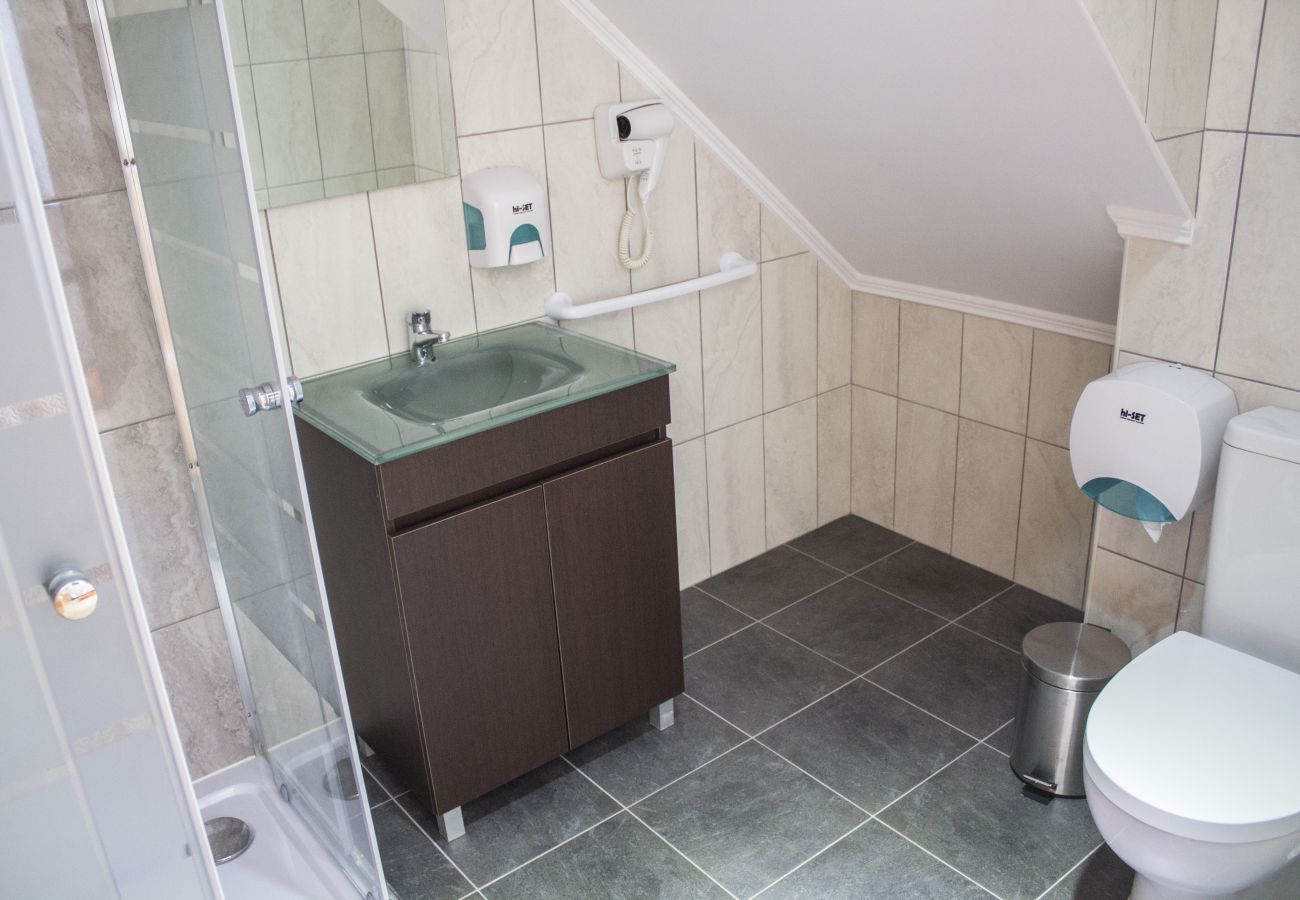 Quarto em Santa Cruz da Graciosa - Casa Lagar de Pedra - Quarto Duplo 1 Quarto em Santa Cruz da Graciosa - Casa Lagar de Pedra - Quarto Duplo 1