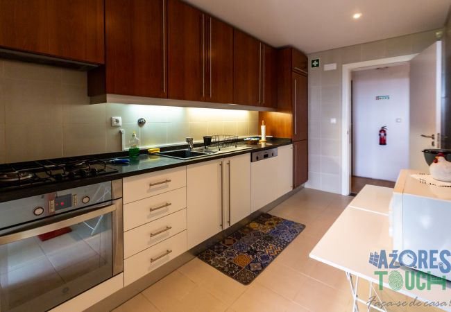 Apartamento em São Mateus da Calheta - Quinta do Mar - Watch The Sun Rise Over The Ocean Apartamento em São Mateus da Calheta - Quinta do Mar - Watch The Sun Rise Over The Ocean