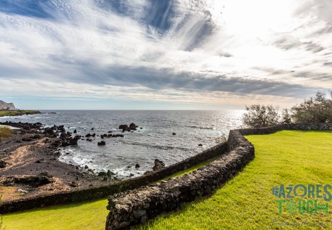 Apartamento em São Mateus da Calheta - Quinta do Mar - Watch The Sun Rise Over The Ocean Apartamento em São Mateus da Calheta - Quinta do Mar - Watch The Sun Rise Over The Ocean