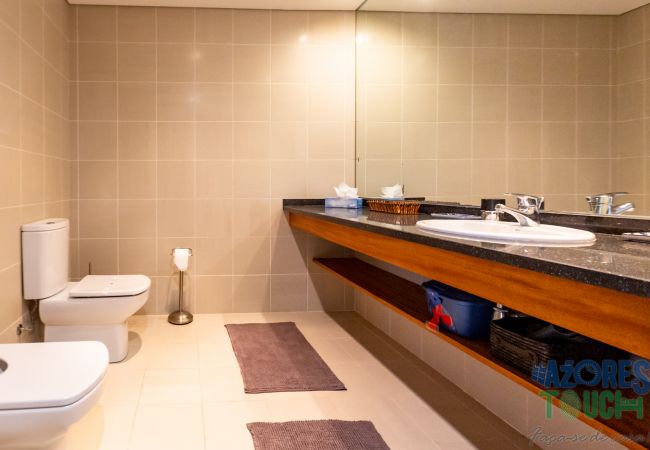 Apartamento em São Mateus da Calheta - Quinta do Mar - Watch The Sun Rise Over The Ocean Apartamento em São Mateus da Calheta - Quinta do Mar - Watch The Sun Rise Over The Ocean