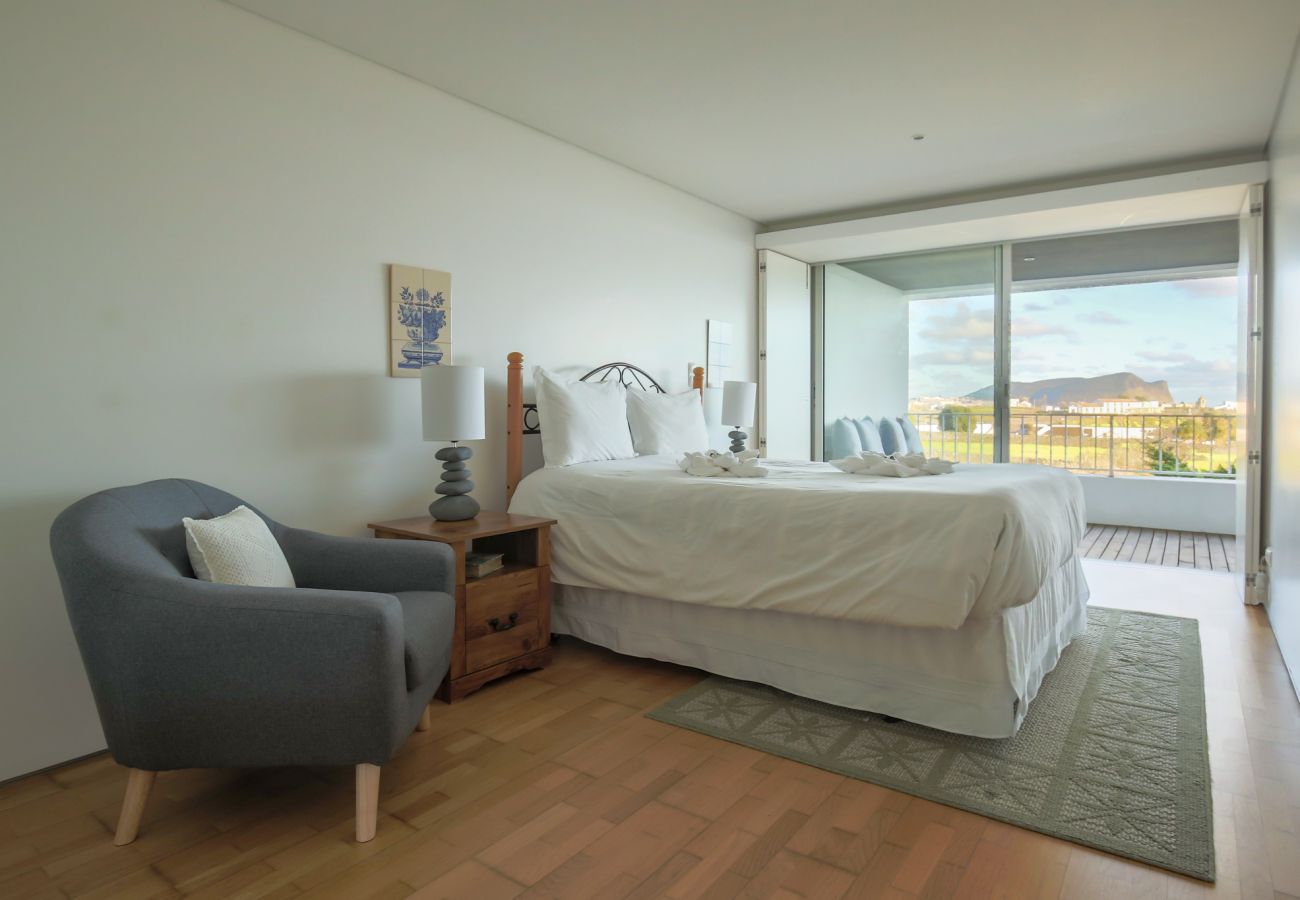 Apartamento em São Mateus da Calheta - Quinta do Mar - Watch The Sun Rise Over The Ocean Apartamento em São Mateus da Calheta - Quinta do Mar - Watch The Sun Rise Over The Ocean