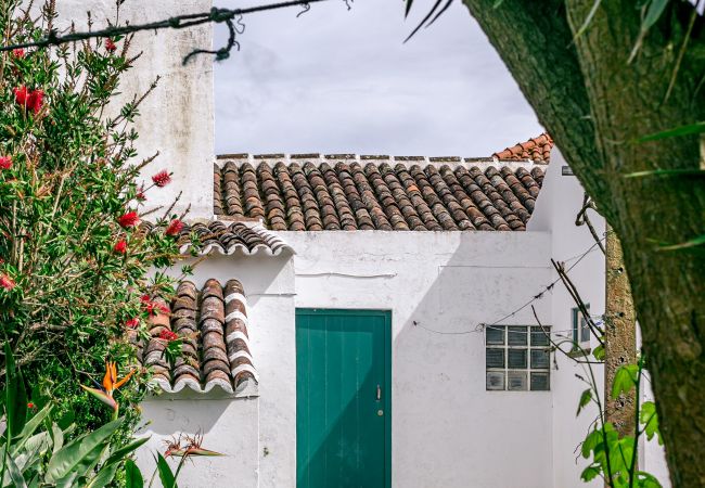 Quarto em Lajes - Hospedaria Casa D'Avó Quarto 1 - Triplo Quarto em Lajes - Hospedaria Casa D'Avó Quarto 1 - Triplo