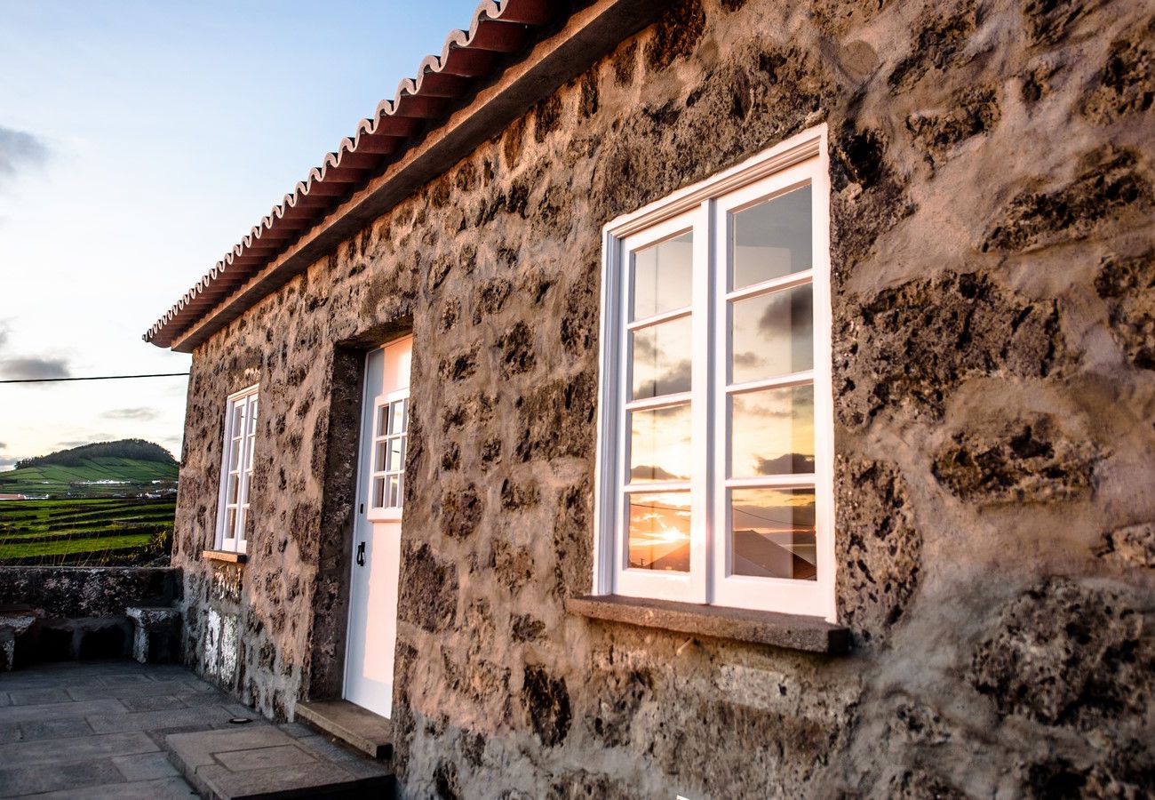 Cottage in Cinco Ribeiras - Casa Branca do Império