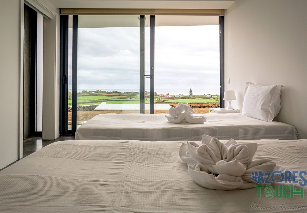 Rent by room in São Mateus da Calheta - Casa dos Calços - Anexo 1 Rent by room in São Mateus da Calheta - Casa dos Calços - Anexo 1