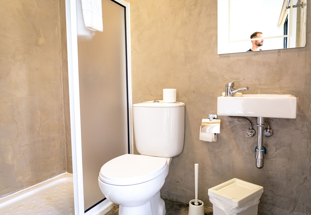 Rent by room in São Mateus da Calheta - Casa dos Calços - Anexo 1 Rent by room in São Mateus da Calheta - Casa dos Calços - Anexo 1