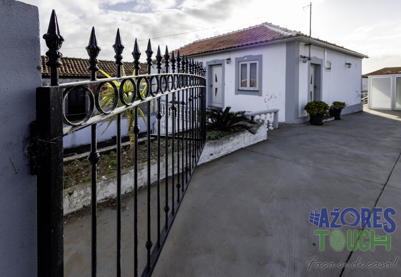 Apartment in Feteira - Sunset Pool House T1